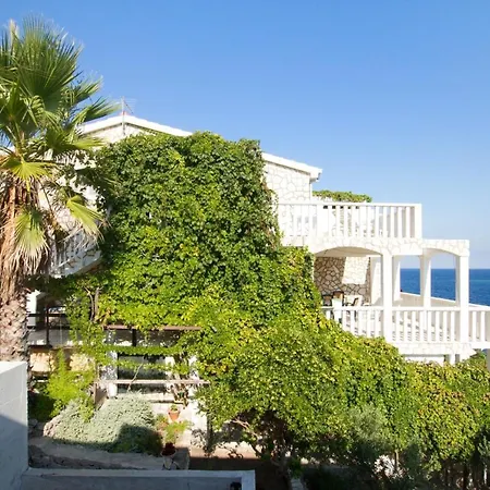 Milna 2461c Lejlighed