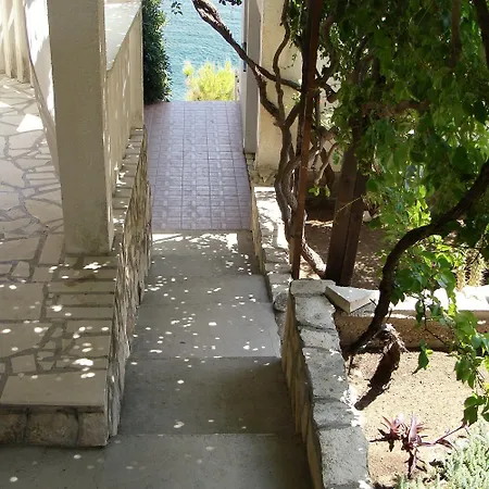 Milna 2461c * Rukavac (Vis)